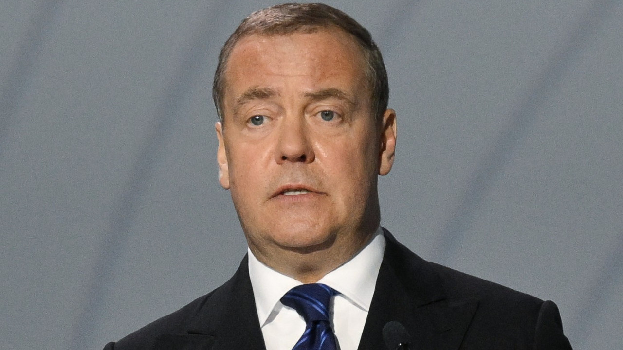 МЕДВЕДЕВ: "Отмица неонацисте Мерца била би добар сценарио"