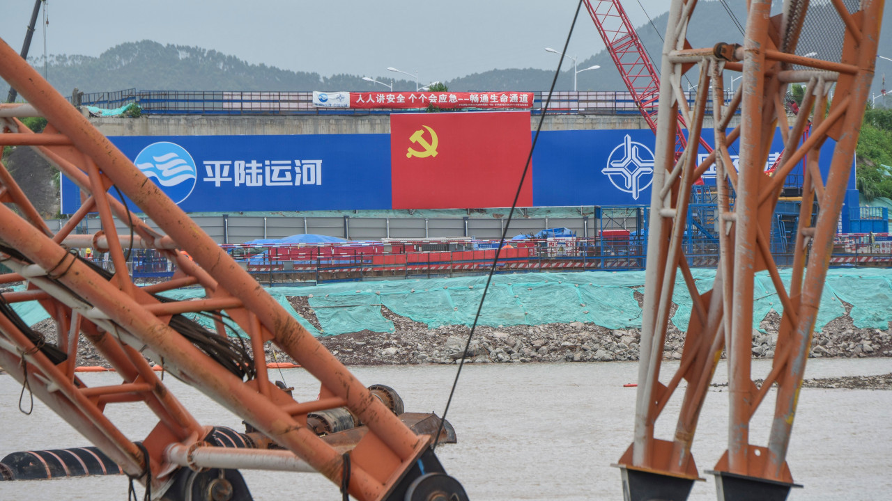 КИНА ГРАДИ "НОВИ СУЕЦКИ КАНАЛ" "Обилазница" око САД и Русије