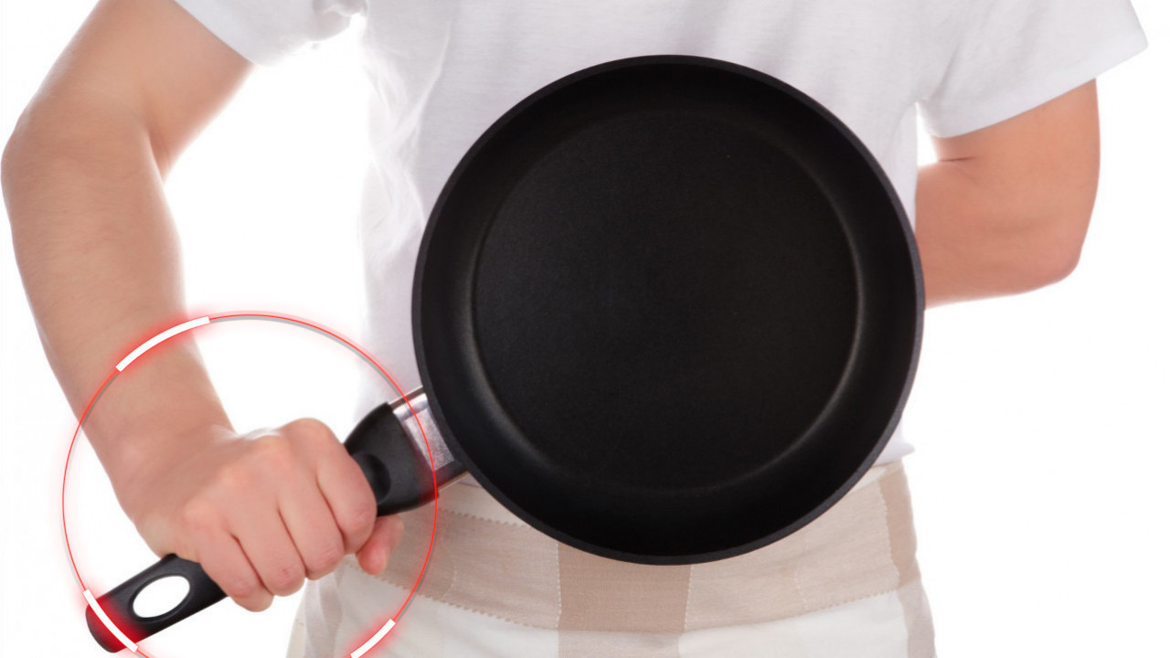 ИМА ВИШЕ НАМЕНА Знате ли чему служи рупа на дршци од тигања?