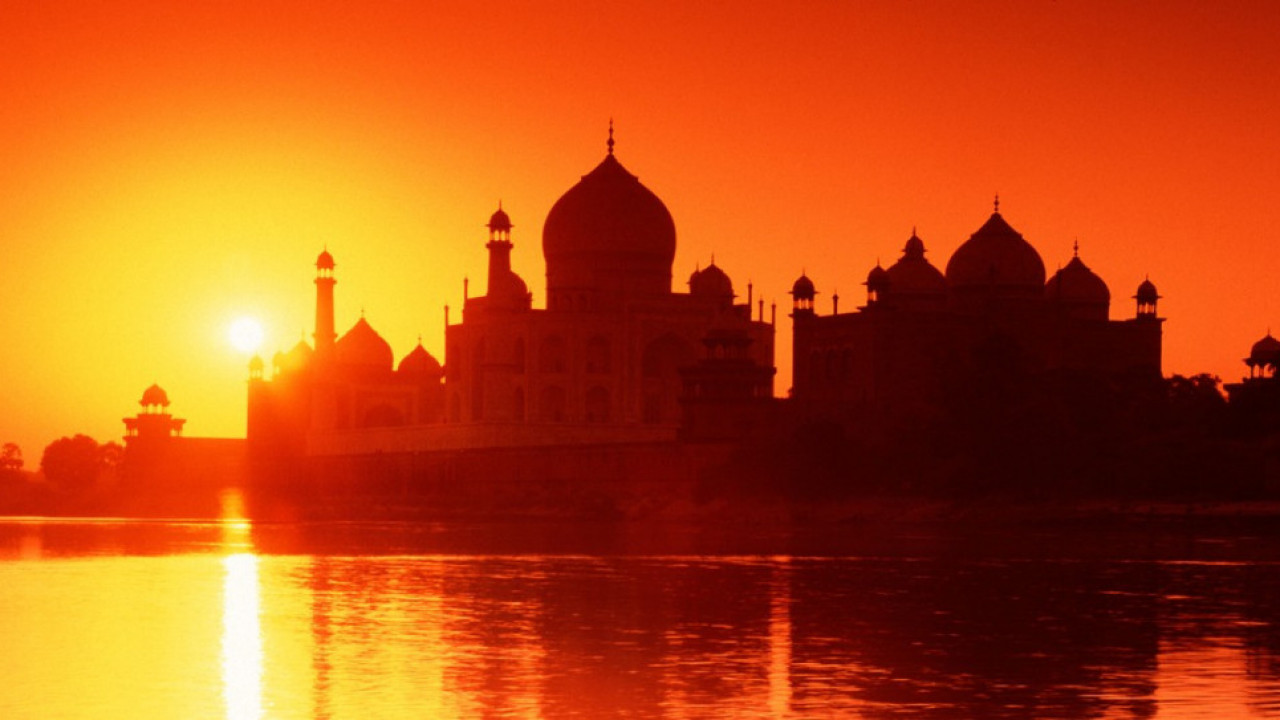 ИНДИЈСКИ ХОРОСКОП ЗА АВГУСТ: Овај знак ће расипати новац