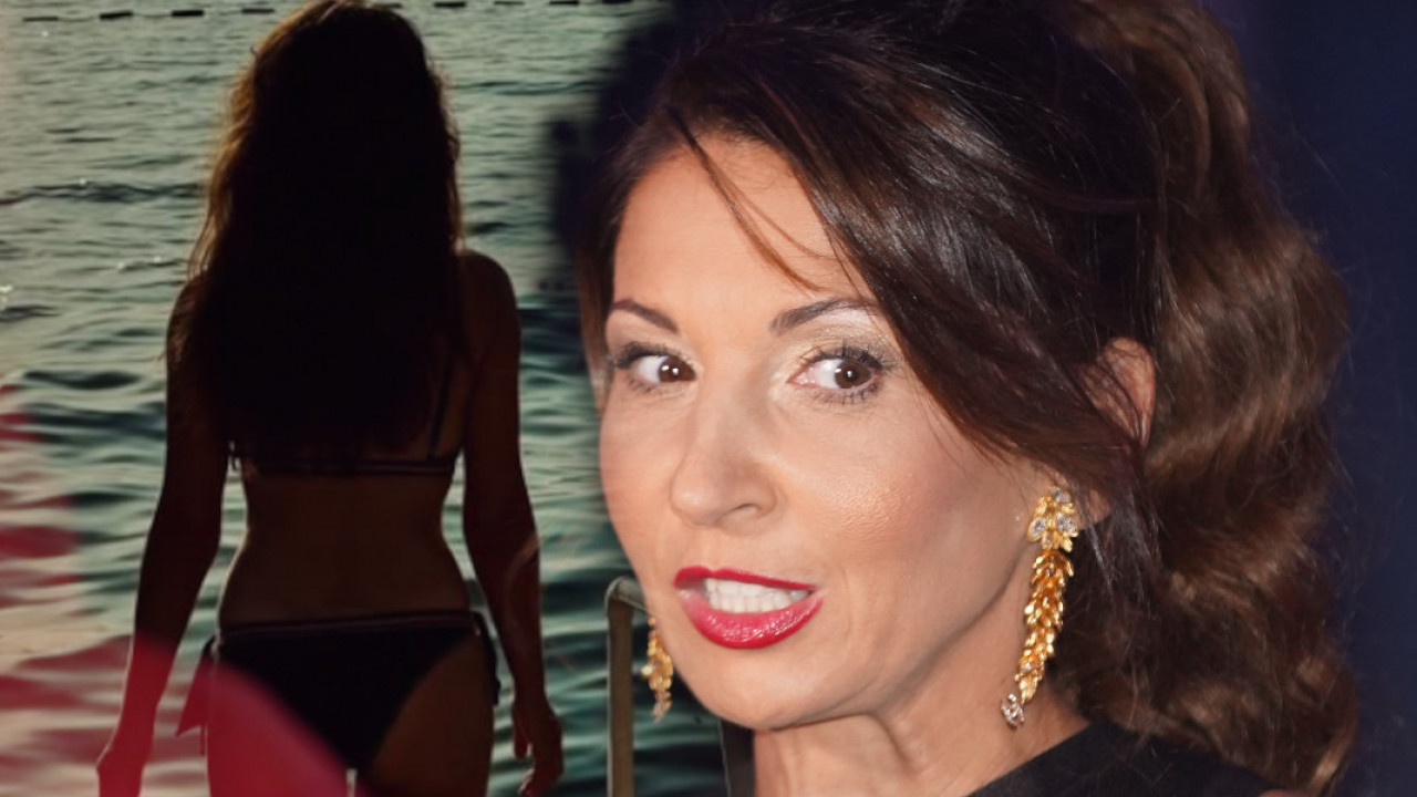 СЕРИЈА ВРЕЛИХ ФОТКИ: Сања у купаћем у шестој деценији