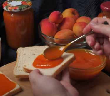 POTREBNA SU 2 SASTOJKA: DŽem koji ćete obožavati