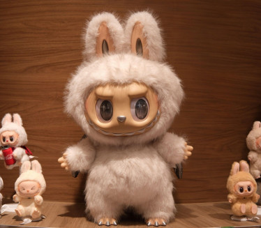 HAOS U SVETU: Rekordnih 170,000 USD za jednu Labubu?