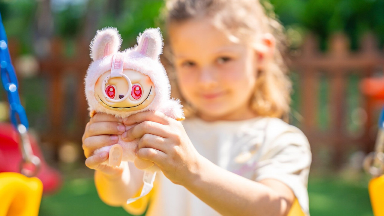 OD IGRAČKE - PLAČKA: Ukradene Labubu lutke vredne 30K DOLARA