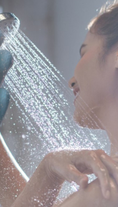 ДА ЗАБЛИСТА: Ево како да најлакше очистите туш кабину