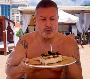 NEVOERAOVATNO! Evo koliko je  Đole napunio godina danas