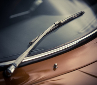 I PATROLA BEZ TAMNIH STAKALA: Počelo povlačenje vozila