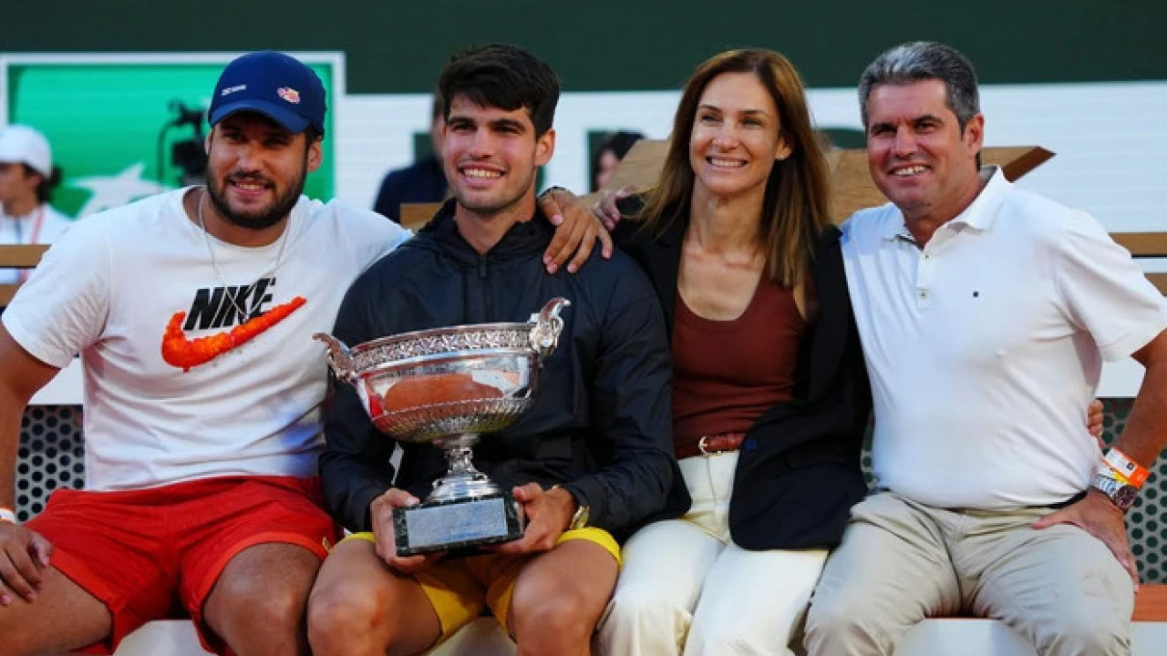 OTAC UPRAVLJA MILIONIMA: Ovo su roditelji Karlosa Alkaraza?