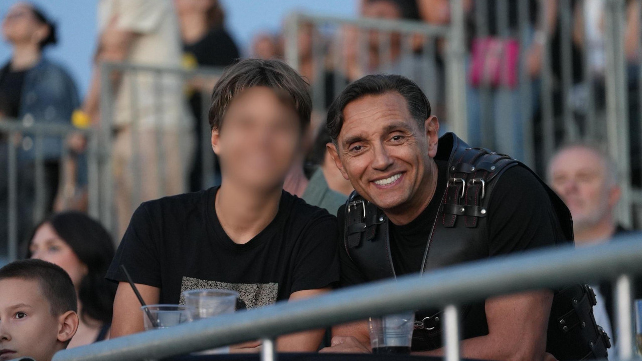 Aleksandar Vulin sa sinom na koncertu benda Guns N’ Roses