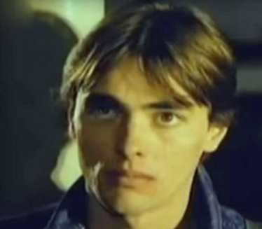 НЕ БИ ГА ПРЕПОЗНАЛИ: Како данас изгледа Боба