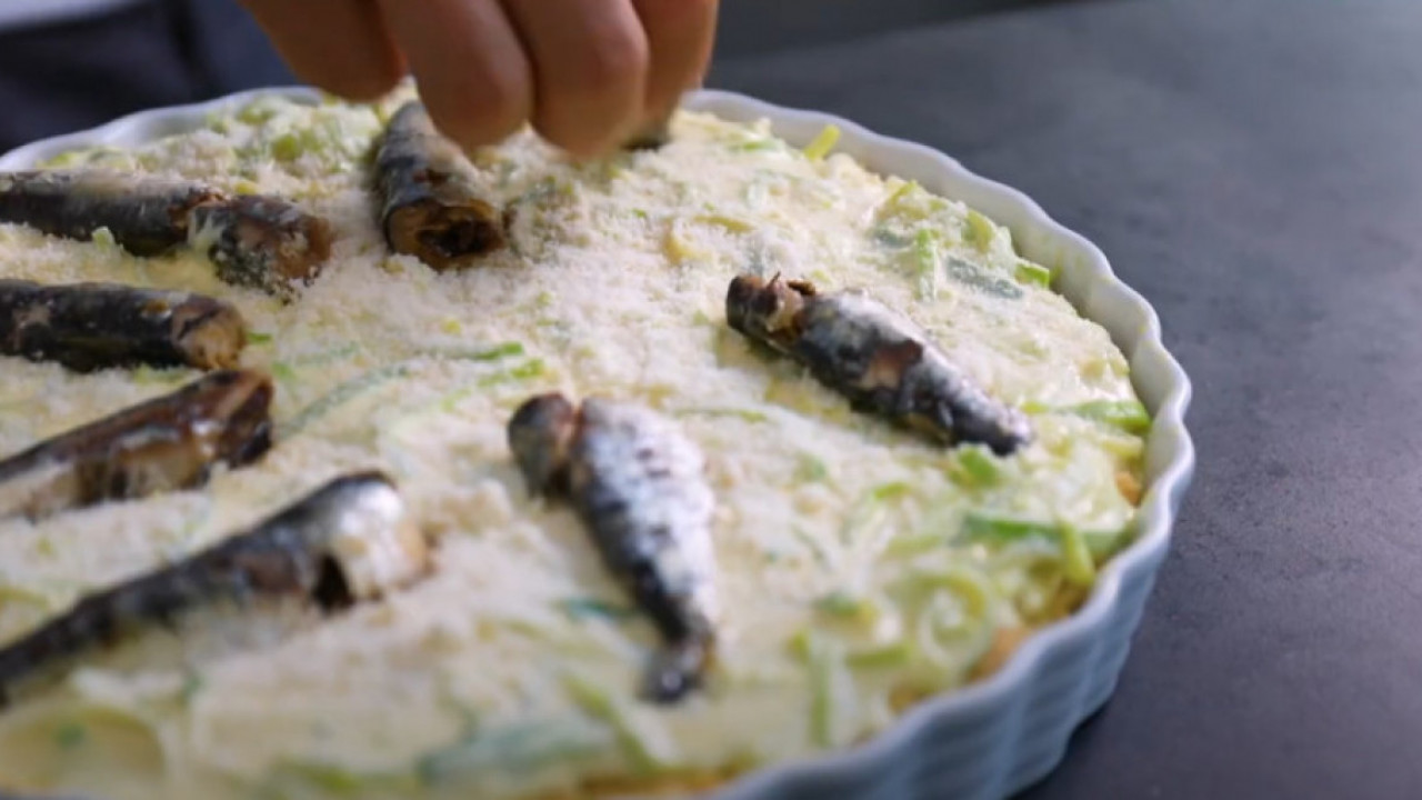 IZLIVENA PITA OD SARDINA: Idealna i topla i hladna