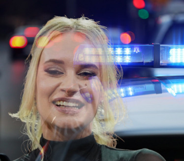 AUTOMOBIL SMRSKAN: Pobednica Zvezda Granda imala saobraćajku