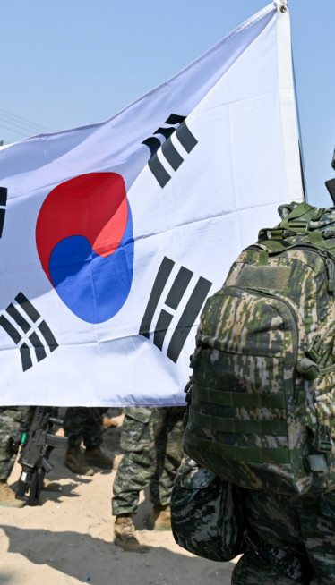 КИНЕЗИ И РУСИ УПАЛИ У ВАЗДУШНИ ПРОСТОР: Ј.Кореја дигла ловце