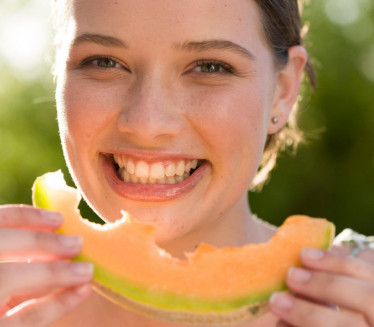 Jedno voće čini čudo za našu ЛИНИЈУ, a odlično je i za КОЖУ