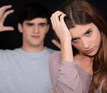 ТЕРАПЕУТ ОТКРИВА: Три знака да мушкарац има токсичну мајку