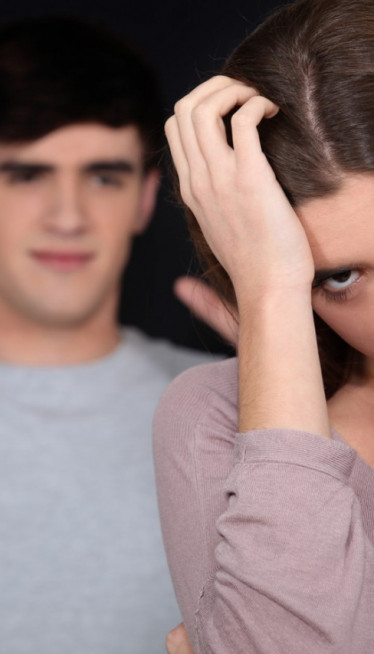 TERAPEUT OTKRIVA: Tri znaka da muškarac ima toksičnu majku