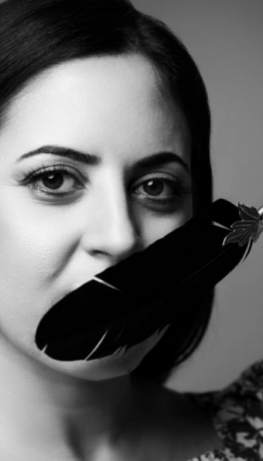 ПЕСМА КОЈА МИЛУЈЕ И КРИТИКУЈЕ: Поезија Александре Мариловић