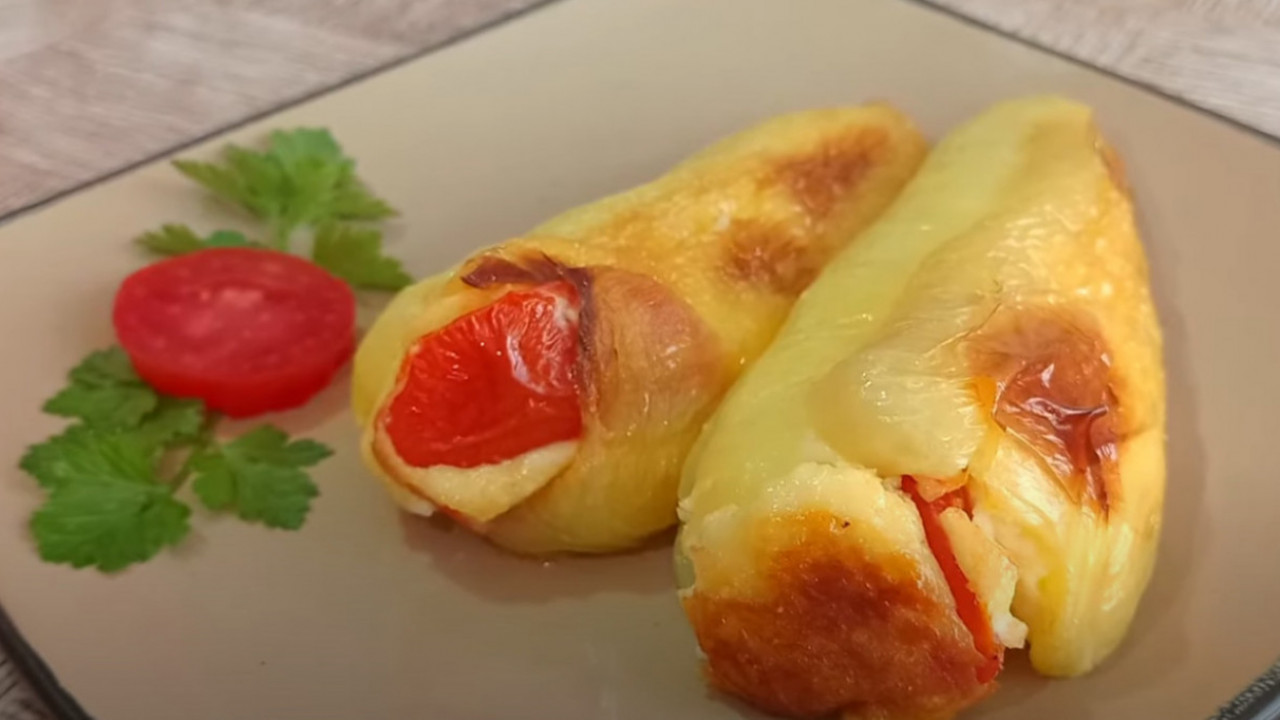 RECEPT SA JUGA: Zapečena paprika sa jajima i sirom