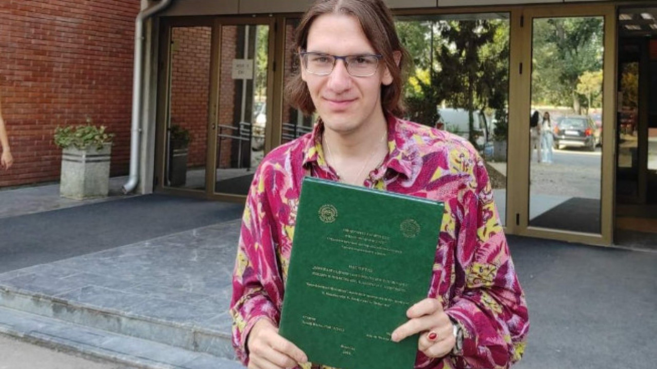 "O PROGNANICI, PROGONITELJI SVETA": Dve pesme Pavla Zeljića