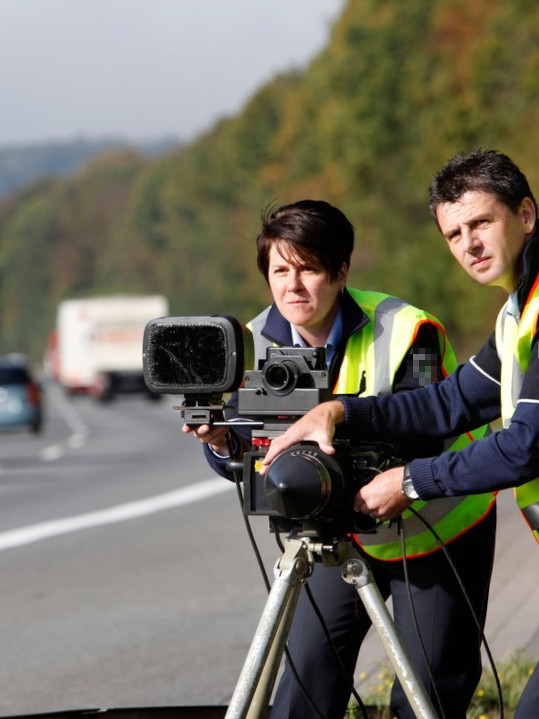 LETEO AUTO-PUTEM: Uhapšen u Rumi zbog NASILNIČKE VOŽNJE