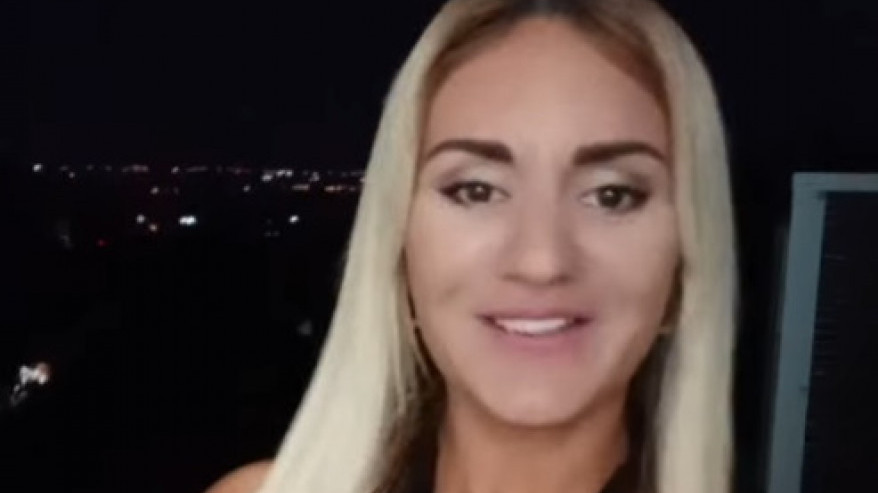 "ЋЕРКА ПОБЕГЛА, УДАЛА СЕ" Певачица најмлађа бака на естради