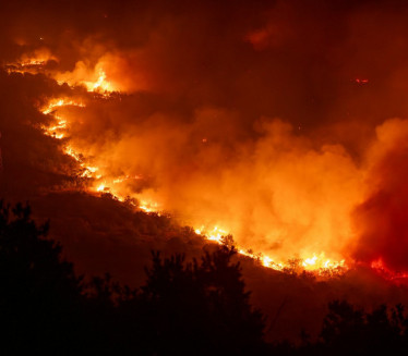 ПОЖАРА У ПОДГОРИЦИ! Ватрогасци остају у приправности