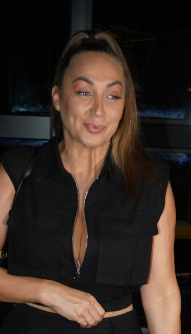 "На естради се сви ДРОГИРАЈУ - хоћу и ја да почнем"