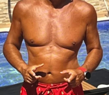 Je li on najzgodniji srpski voditelj? Na pragu je 7.decenije