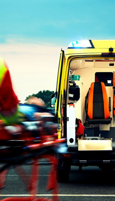 УЖАС НА ЈУГУ: Дечак (12) избо другарицу након свађе у школи