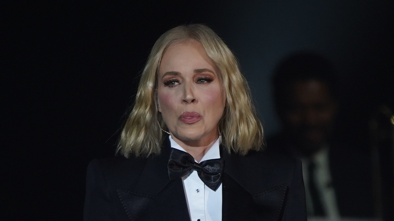 ROZGA SLOMLJENA Zlatni dečače, zaspao si zauvek u mom naručju