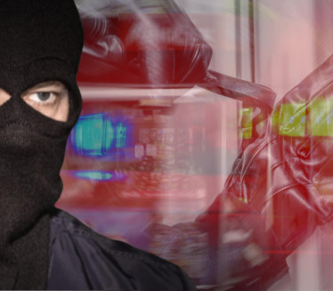 DALJE NEĆEŠ MOĆI! Vlasnik kioska zaključao lopove tokom pljačke