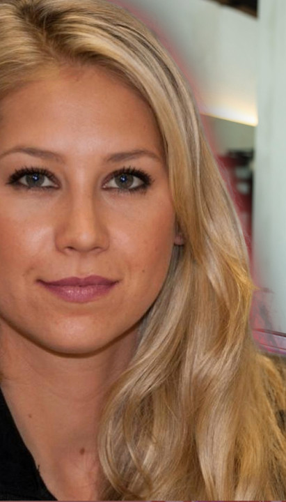 Курњикову фоткали у инвалидским колицима - сад снимљена опет