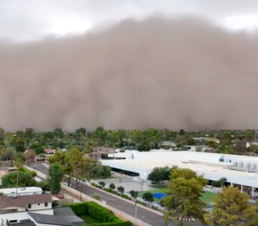 ОЛУЈА ПРОГУТАЛА ЦЕО ГРАД! Апокалиптичне сцене у Фениксу