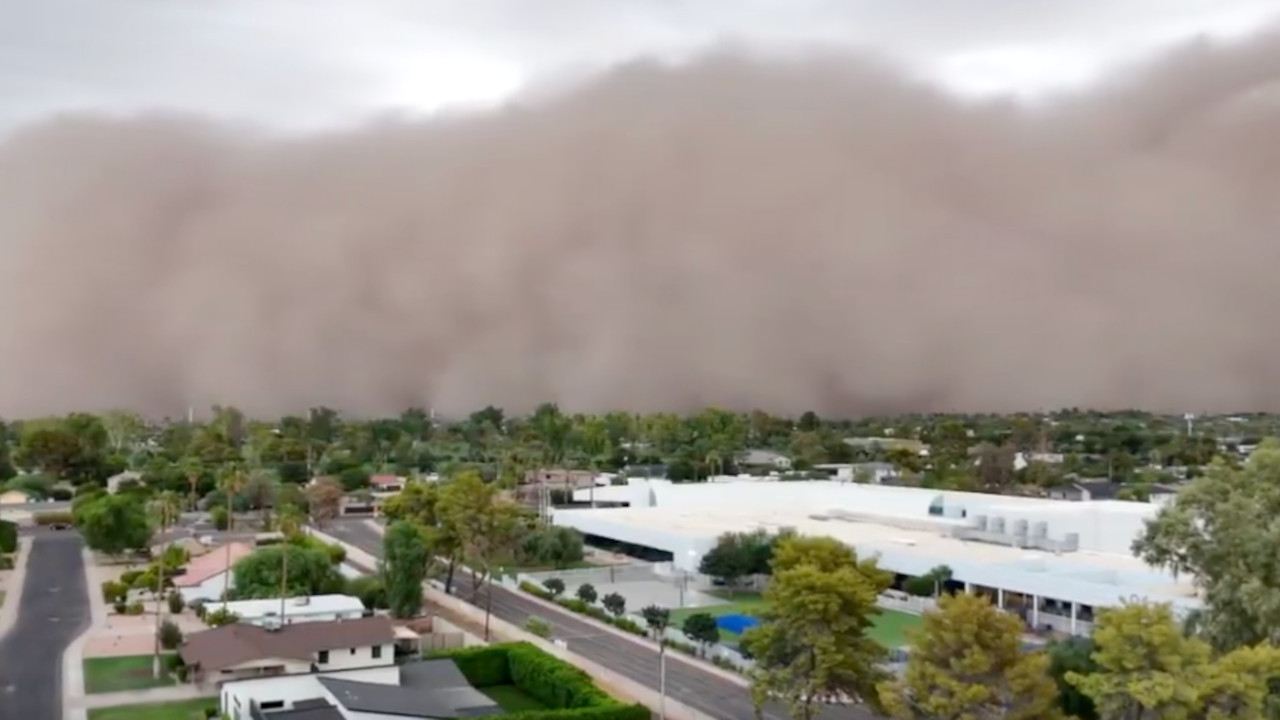 ОЛУЈА ПРОГУТАЛА ЦЕО ГРАД! Апокалиптичне сцене у Фениксу