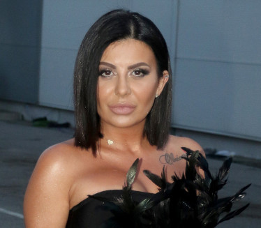 "PRIJAVILA SAM SE": Pevačica radila kao plejboj zečica