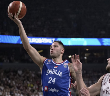 ПОДАРИЛА МУ ЈЕ СИНА Ово је прелепа Јовићева супруга