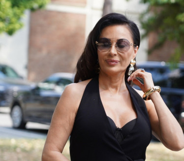 ПЕСМУ ПОСВЕТИЛА ДЕЦИ: Овај велики хит Цеца никад не пева!