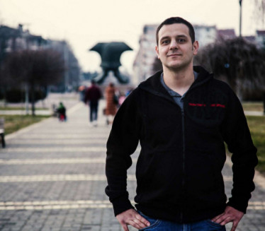 СНОВИ ИСПИСАНИ НА ЗИДУ ПЛАЧА: Две песме Богдана Богдановића