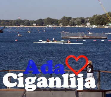 (ФОТО) ДРАМА НА АДИ ЦИГАНЛИЈИ: Мушкарац остао заглављен