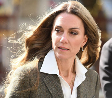 PALA MASKA KEJT MIDLTON: Evo kakva je kada se kamere ugase