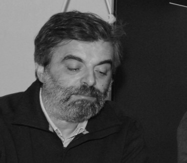 OSVANULE ČITULJE: Voljeni se opraštaju od Vukobratovića