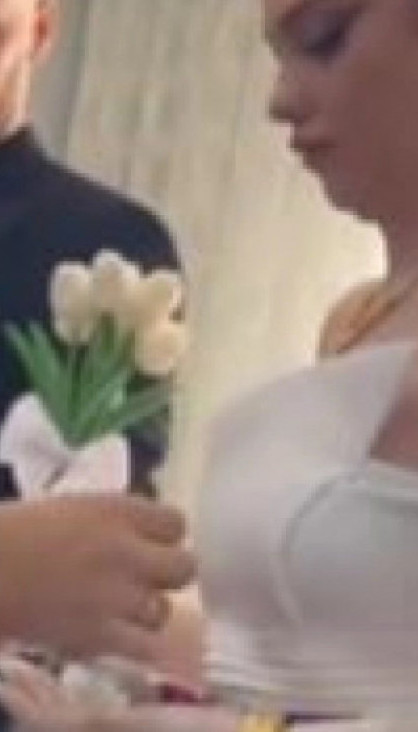 Брат уручио млади ПОКЛОН - сместа се РАСПЛАКАЛА