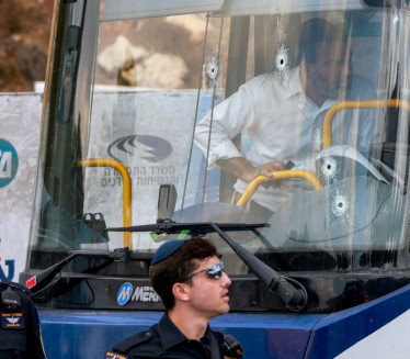 ПУШКОМ ОД ЦЕВИ НАПРАВИЛИ ПОКОЉ: Детаљи о нападу у Јерусалиму