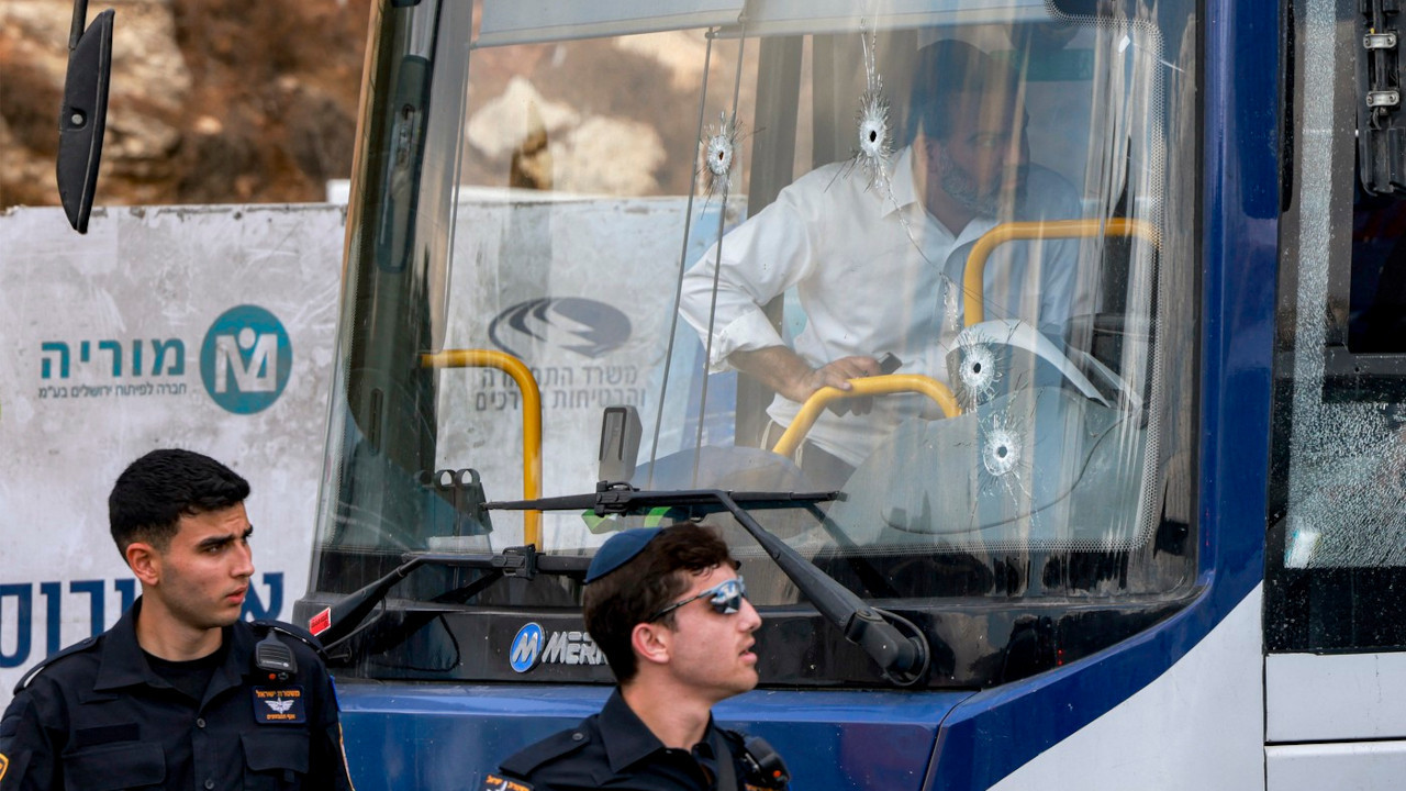 ПУШКОМ ОД ЦЕВИ НАПРАВИЛИ ПОКОЉ: Детаљи о нападу у Јерусалиму