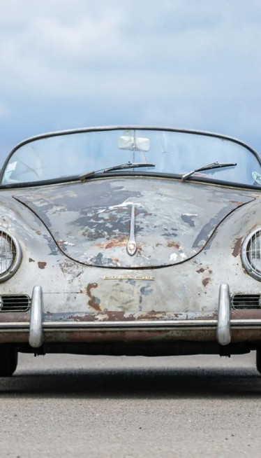 Našli stari auto na farmi i prodali ga za 450.000€