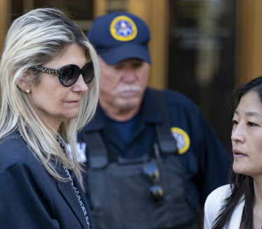 Жена екс сенатора САД осуђена на 4,5 година, муж већ робија