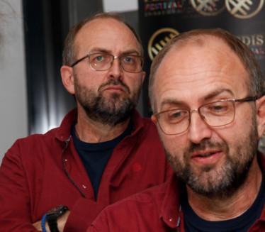 "Sa 5 godina rođeni brat mi je sipao esenciju u grlo"