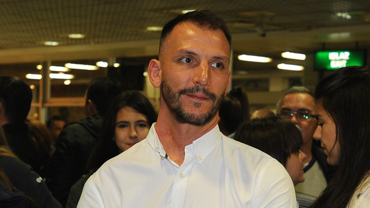 ПРВА ФОТКА ПОСЛЕ РАЗВОДА: Дача у друштву лепе Андрее