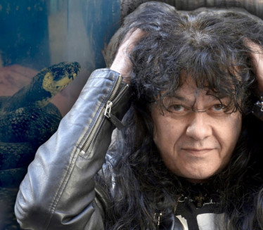 SPASILI SMO GALETA Pevač Kerbera ušao u ostavu i video zmiju