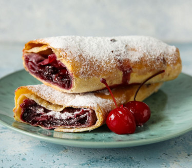 DOMAĆA PITA SA VIŠNJAMA: Tradicionalni recept